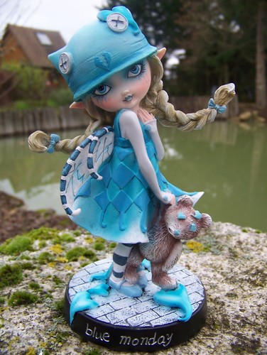 15467 figurine statuette - figurine,